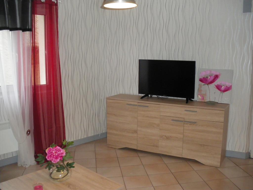 Ferienwohnung Au Pied De La Roche Exterior foto