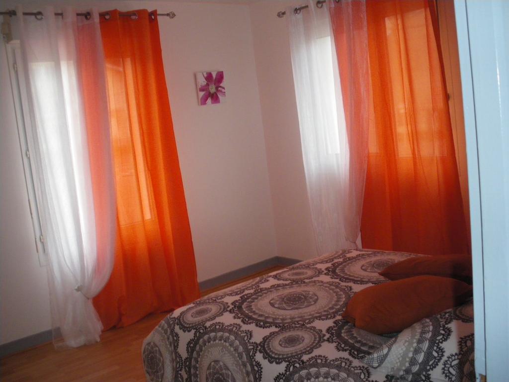 Ferienwohnung Au Pied De La Roche Exterior foto