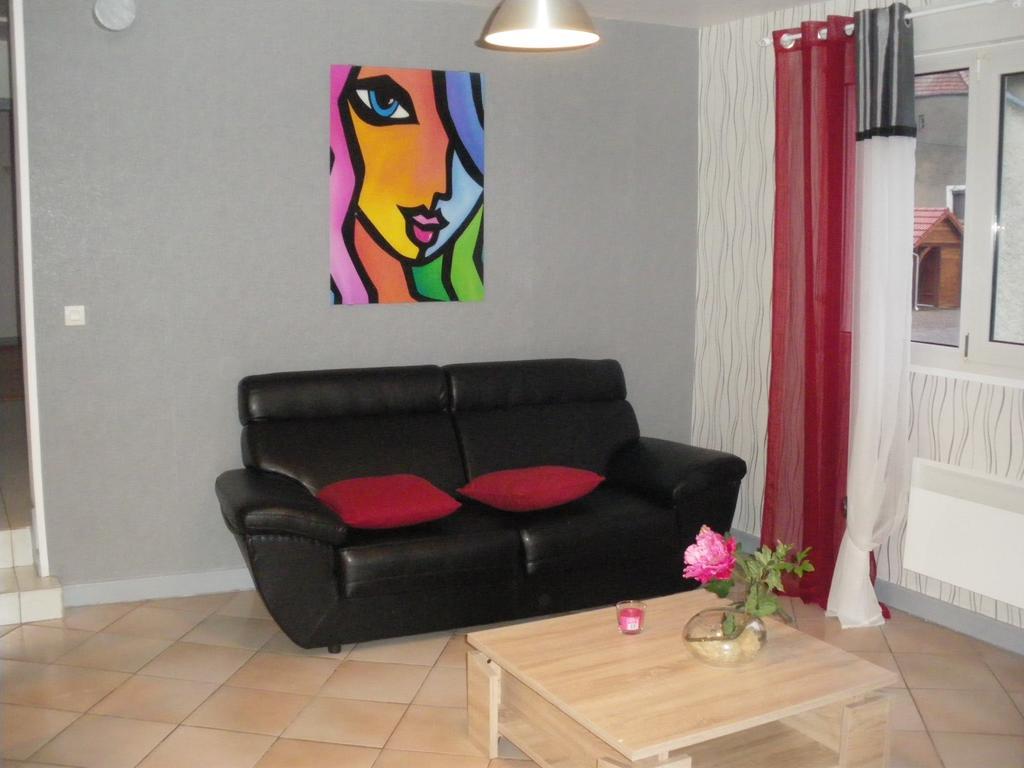 Ferienwohnung Au Pied De La Roche Exterior foto