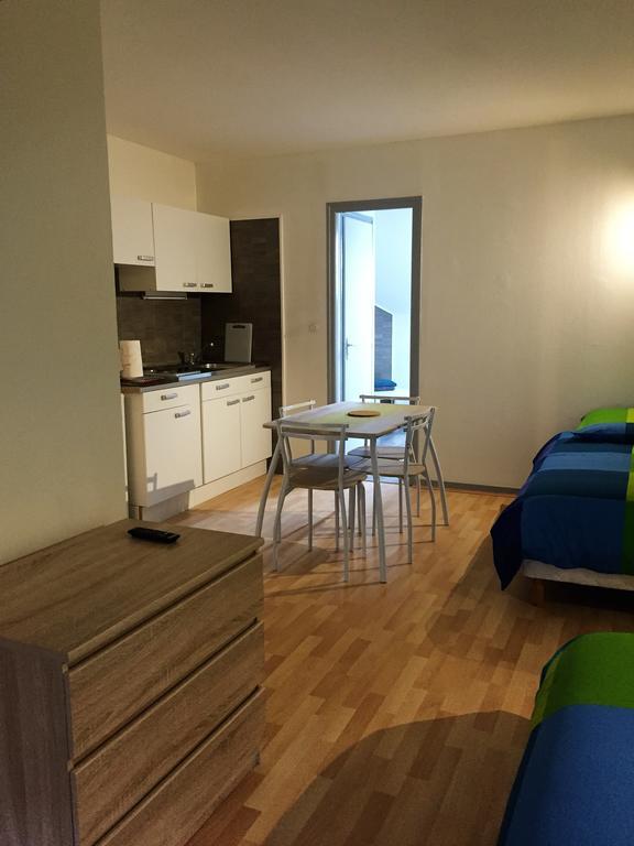 Ferienwohnung Au Pied De La Roche Exterior foto