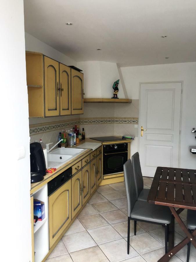 Ferienwohnung Au Pied De La Roche Exterior foto