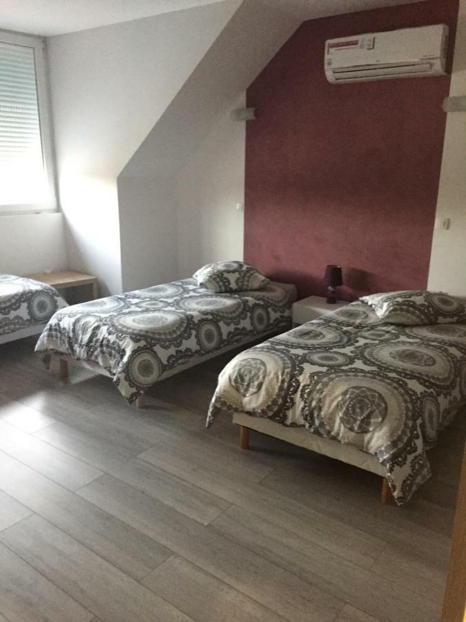 Ferienwohnung Au Pied De La Roche Exterior foto