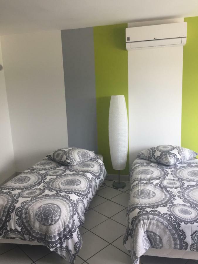 Ferienwohnung Au Pied De La Roche Exterior foto
